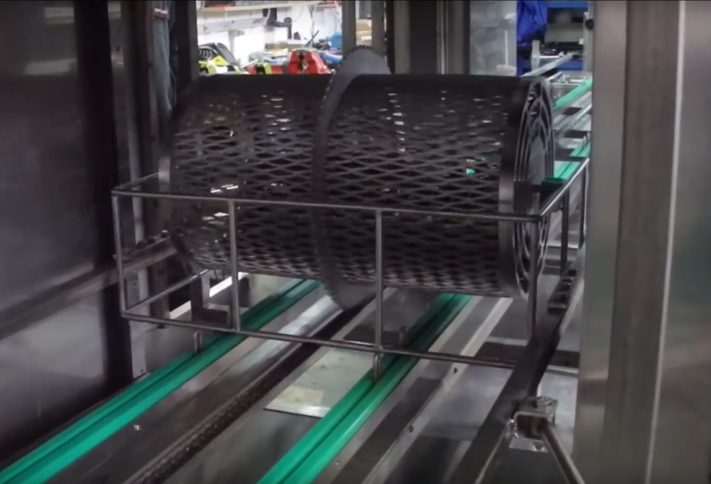 FORCHEM - Alkatrészek  mosása rotációs kosarakkal